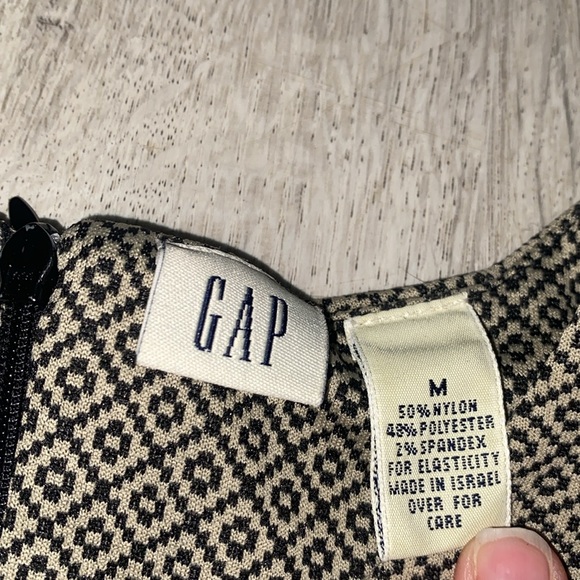 VTG Gap Geometric Tank Top - Picture 4 of 7